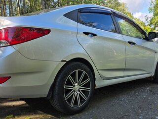 2011 Hyundai Solaris I, серебристый, 490000 рублей, вид 5