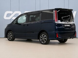 2017 Toyota Noah III (R80) Рестайлинг, синий, 2499000 рублей, вид 2