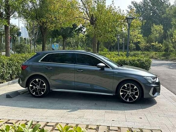 2022 Audi A3 Sportback 35 TFSI IV (8Y), серебристый, 1980000 рублей - вид 7