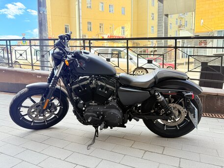 2021 Harley-Davidson Sportster 883, чёрный, 900000 рублей, вид 2