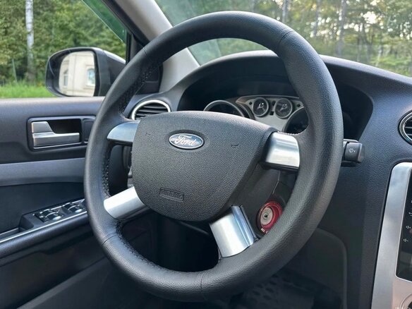 2010 Ford Focus II Рестайлинг, чёрный, 830000 рублей - вид 14