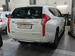 2017 Mitsubishi Pajero Sport III, белый, 2370000 рублей, вид 3