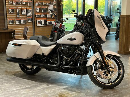 2025 Harley-Davidson Street Glide, белый, 3800000 рублей, вид 2