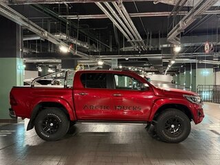 2018 Toyota Hilux VIII, красный, 5500000 рублей, вид 3