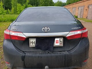 2015 Toyota Corolla XI (E160, E170, E180), серый, 700000 рублей, вид 3