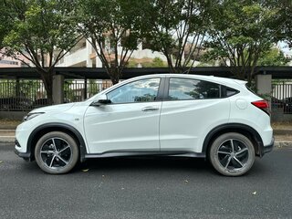 2021 Honda Vezel I Рестайлинг, белый, 1311000 рублей, вид 4