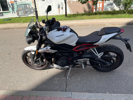 2018 Triumph Street Triple, белый, 790000 рублей, вид 2