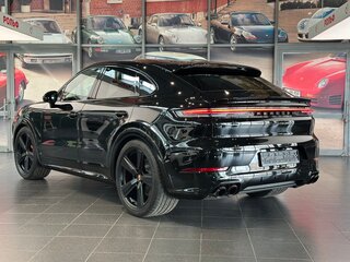 2026 Porsche Cayenne GTS Coupé III Рестайлинг, чёрный, 25490000 рублей, вид 3