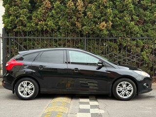 2011 Ford Focus III, чёрный, 730000 рублей, вид 4