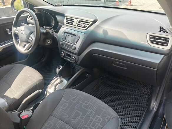2013 Kia Rio 4-speed III, чёрный, 750000 рублей - вид 6
