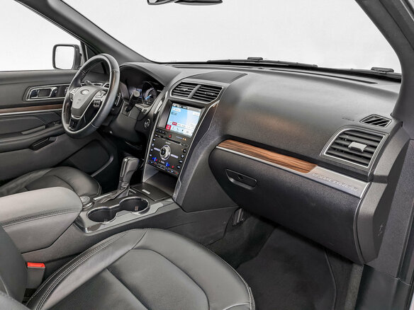 2018 Ford Explorer V Рестайлинг, серебристый, 3595000 рублей - вид 10