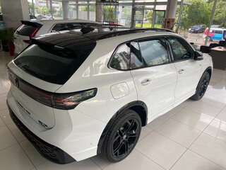 2026 Volkswagen Tiguan L Pro III (China Market), белый, 4890000 рублей, вид 3