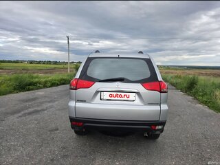 2014 Mitsubishi Pajero Sport II Рестайлинг, серебристый, 1500000 рублей, вид 5