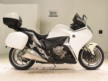 2011 Honda VFR 1200, белый, 699000 рублей, вид 1