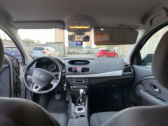 2011 Renault Fluence I, бежевый, 590000 рублей - вид 8