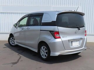 2014 Honda Freed Spike I Рестайлинг, серебристый, 865000 рублей, вид 4