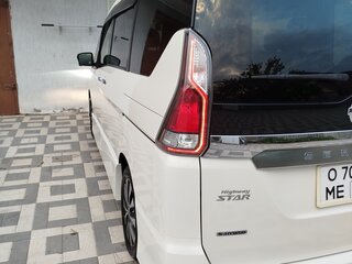 2018 Nissan Serena S-Hybrid V (C27), белый, 1780000 рублей, вид 4