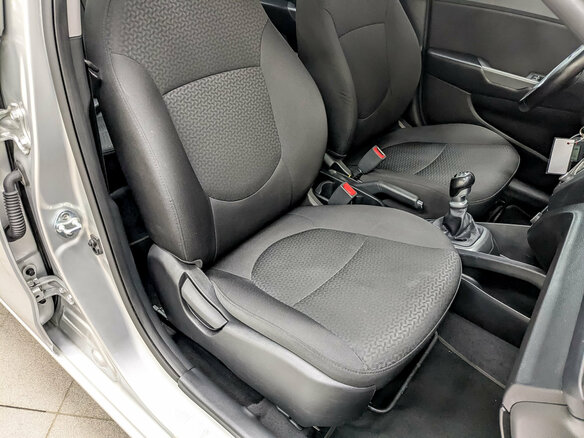 2017 Kia Rio III Рестайлинг, серебристый, 1165000 рублей - вид 22