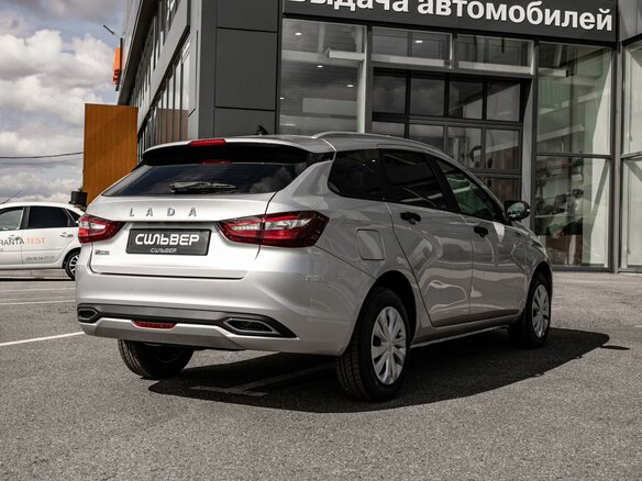 2026 Lada (ВАЗ) Vesta SW I Рестайлинг (NG), серебристый, 1935000 рублей - вид 5