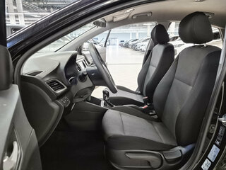 2017 Hyundai Solaris II, чёрный, 999000 рублей, вид 5