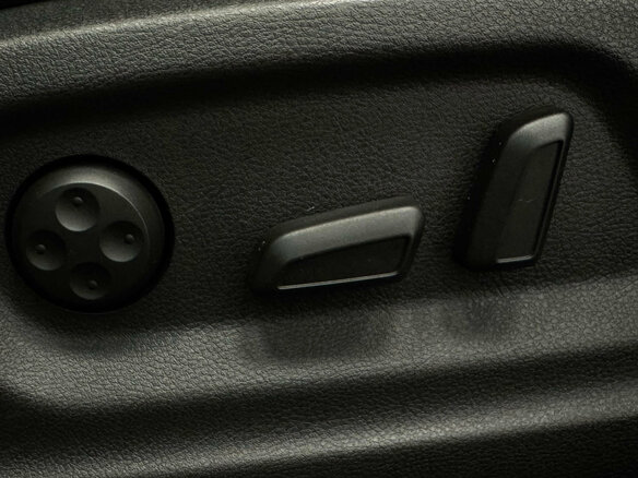 2011 Volkswagen Tiguan I Рестайлинг, белый - вид 13