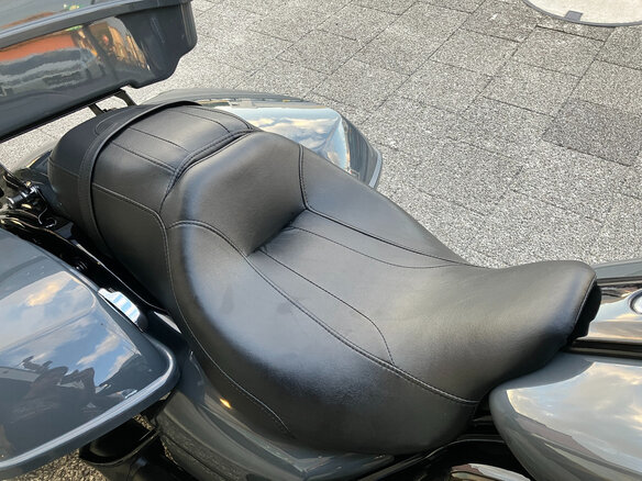 2018 Harley-Davidson Street Glide, серый, 1730000 рублей - вид 26