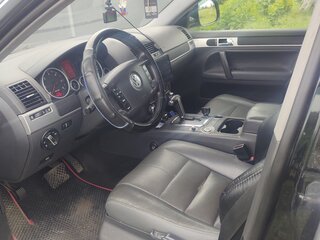 2009 Volkswagen Touareg I Рестайлинг, чёрный, 950000 рублей, вид 5