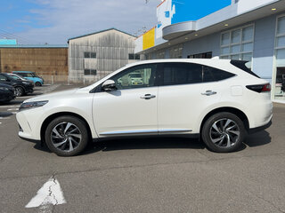 2019 Toyota Harrier III (XU60) Рестайлинг, белый, 2108000 рублей, вид 2