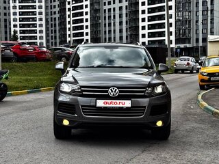 2014 Volkswagen Touareg II Рестайлинг, серый, 2290000 рублей, вид 2