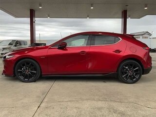 2022 Mazda 3 IV (BP), красный, 1350001 рублей, вид 2