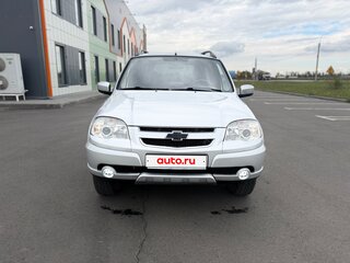 2012 Chevrolet Niva I Рестайлинг, серебристый, 695000 рублей, вид 3