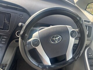 2010 Toyota Prius III (XW30), серый, 900000 рублей, вид 4