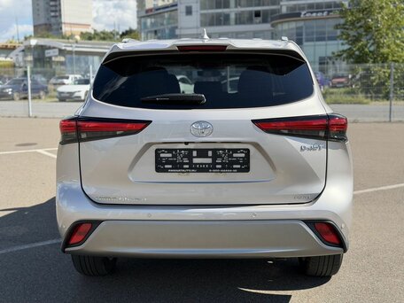 2026 Toyota Highlander IV (XU70), серебристый, 5400000 рублей, вид 5