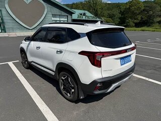 2024 Kia Seltos I Рестайлинг, белый, 1870000 рублей, вид 4