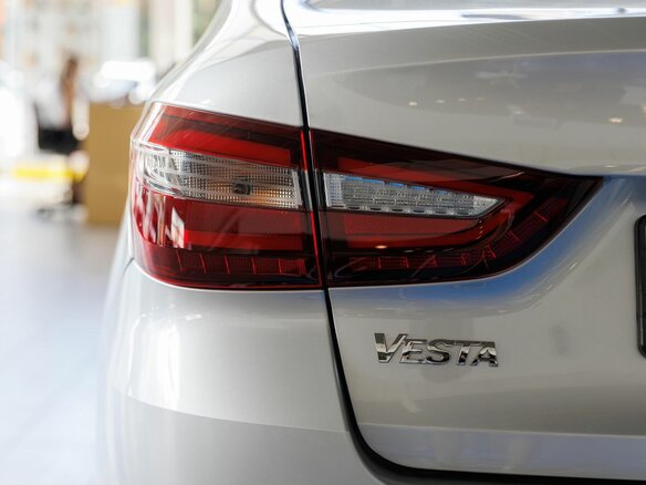 2026 Lada (ВАЗ) Vesta I Рестайлинг (NG), серебристый - вид 22
