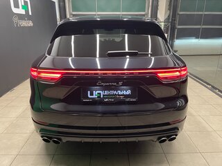 2018 Porsche Cayenne S III, чёрный, 5750000 рублей, вид 5