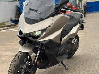 2026 Honda Forza, золотистый, 1650000 рублей, вид 1