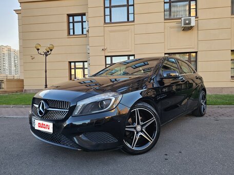 2013 Mercedes-Benz A-Класс 180 III (W176), чёрный, 1250000 рублей, вид 3