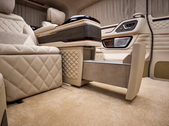 2026 Mercedes-Benz V-Класс Extra Long 300 d экстра длинный III (W447) Рестайлинг 2, чёрный, 37900000 рублей - вид 36