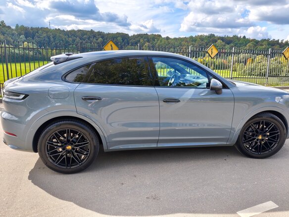 2024 Porsche Cayenne Coupé III Рестайлинг, чёрный, 14500000 рублей - вид 2