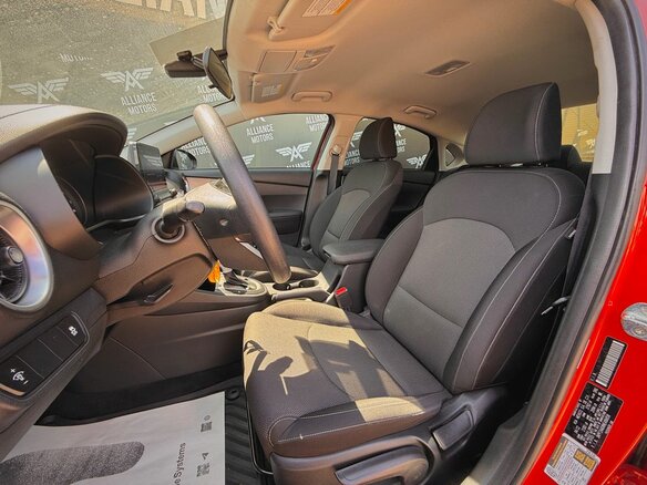 2022 Kia Cerato IV Рестайлинг, красный, 1689000 рублей - вид 10