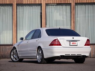 2004 Mercedes-Benz S-Класс 500 7-speed IV (W220) Рестайлинг, белый, 1500000 рублей, вид 4