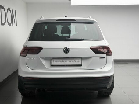 2019 Volkswagen Tiguan II, белый, 2134000 рублей, вид 3