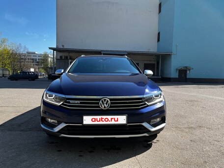 2018 Volkswagen Passat Alltrack B8, синий, 2700000 рублей, вид 3