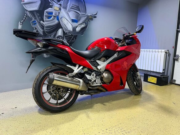 2015 Honda VFR 800, красный, 745000 рублей - вид 21