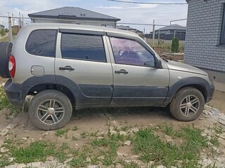 2012 Chevrolet Niva I Рестайлинг, золотистый, 350000 рублей, вид 3