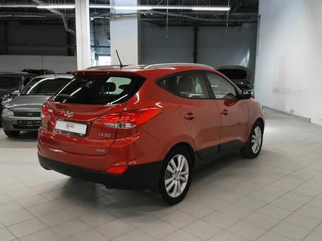 2010 Hyundai ix35 I, красный, 1049000 рублей, вид 4