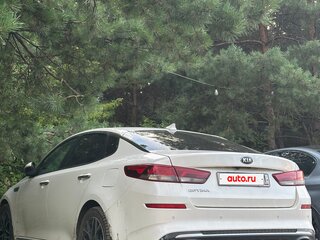 2019 Kia Optima IV Рестайлинг, белый, 2000000 рублей, вид 5