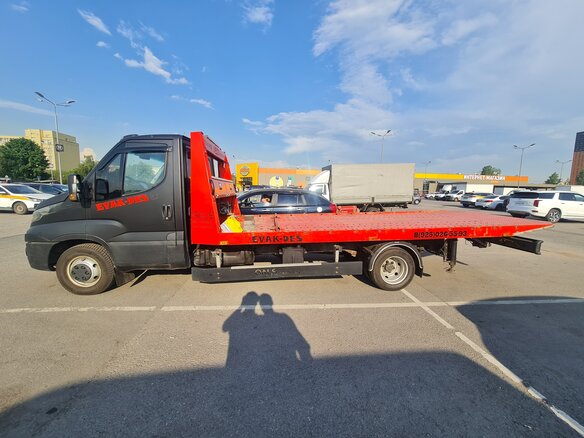 2016 Iveco Daily, чёрный, 4500000 рублей - вид 1