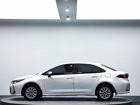 2022 Toyota Corolla XII (E210), белый, 1490000 рублей, вид 5